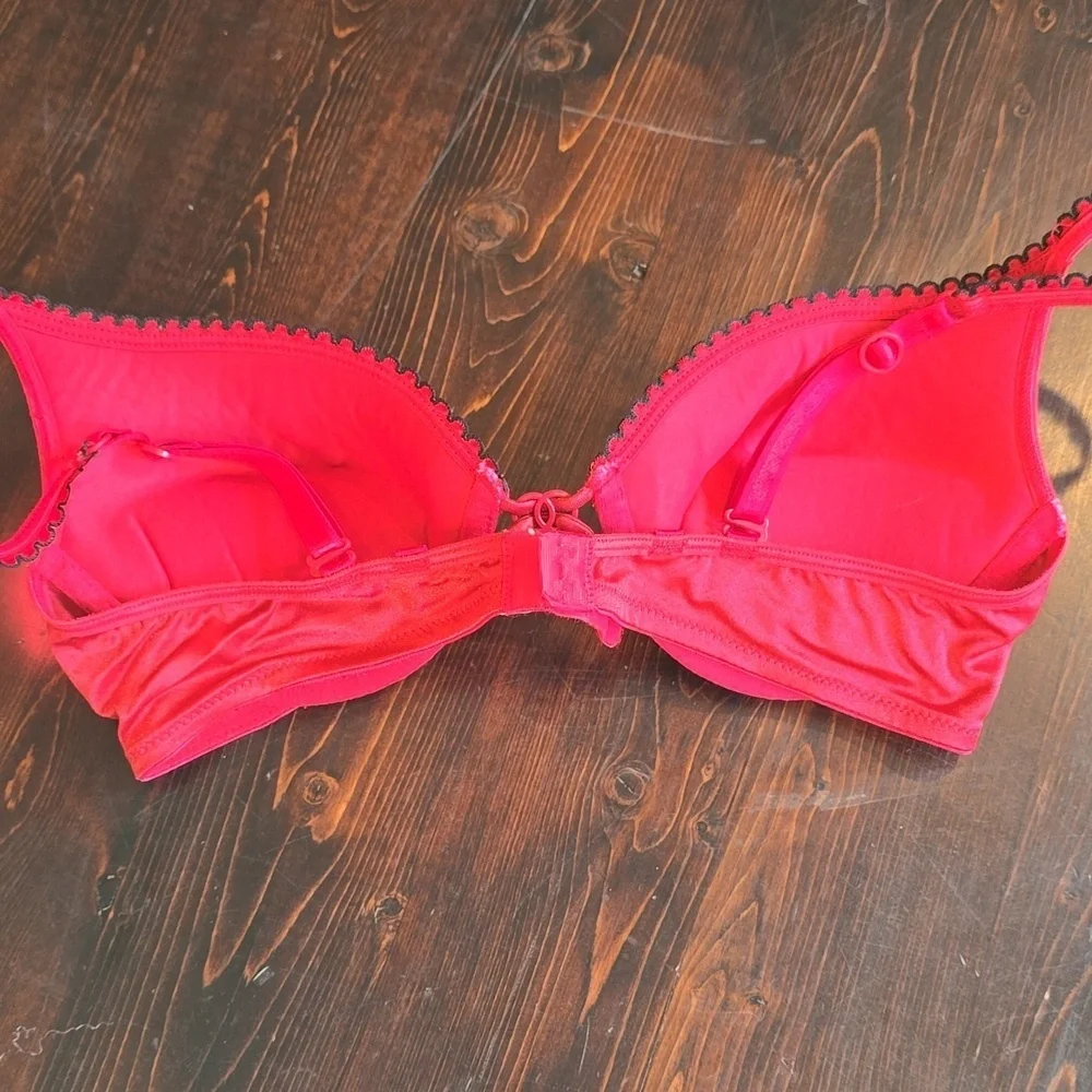 Sexy Red Lily of France Push-Up Bra - Size 34B